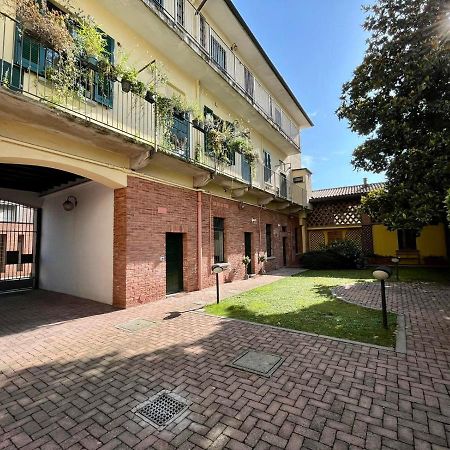 Guest House Sansiro Fiera Milano Eksteriør billede